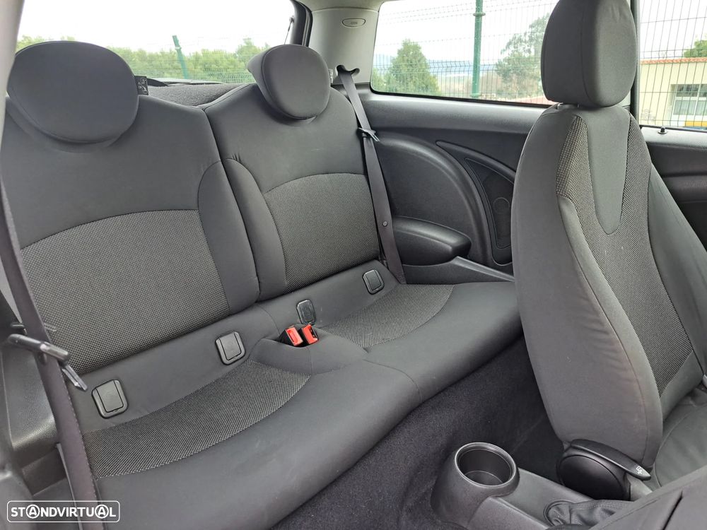 MINI 3 Portas Cooper D - 12