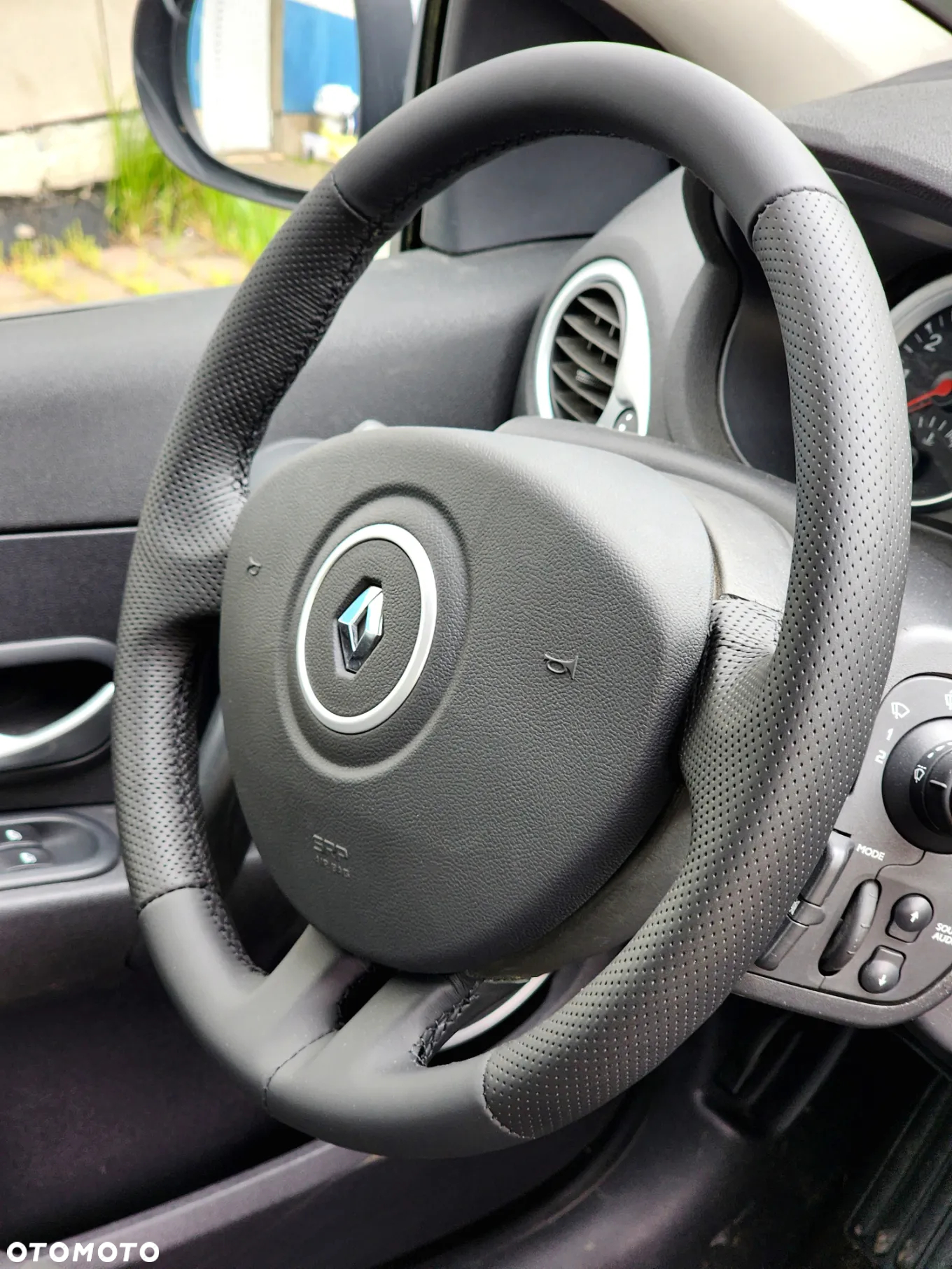 Renault Clio - 24