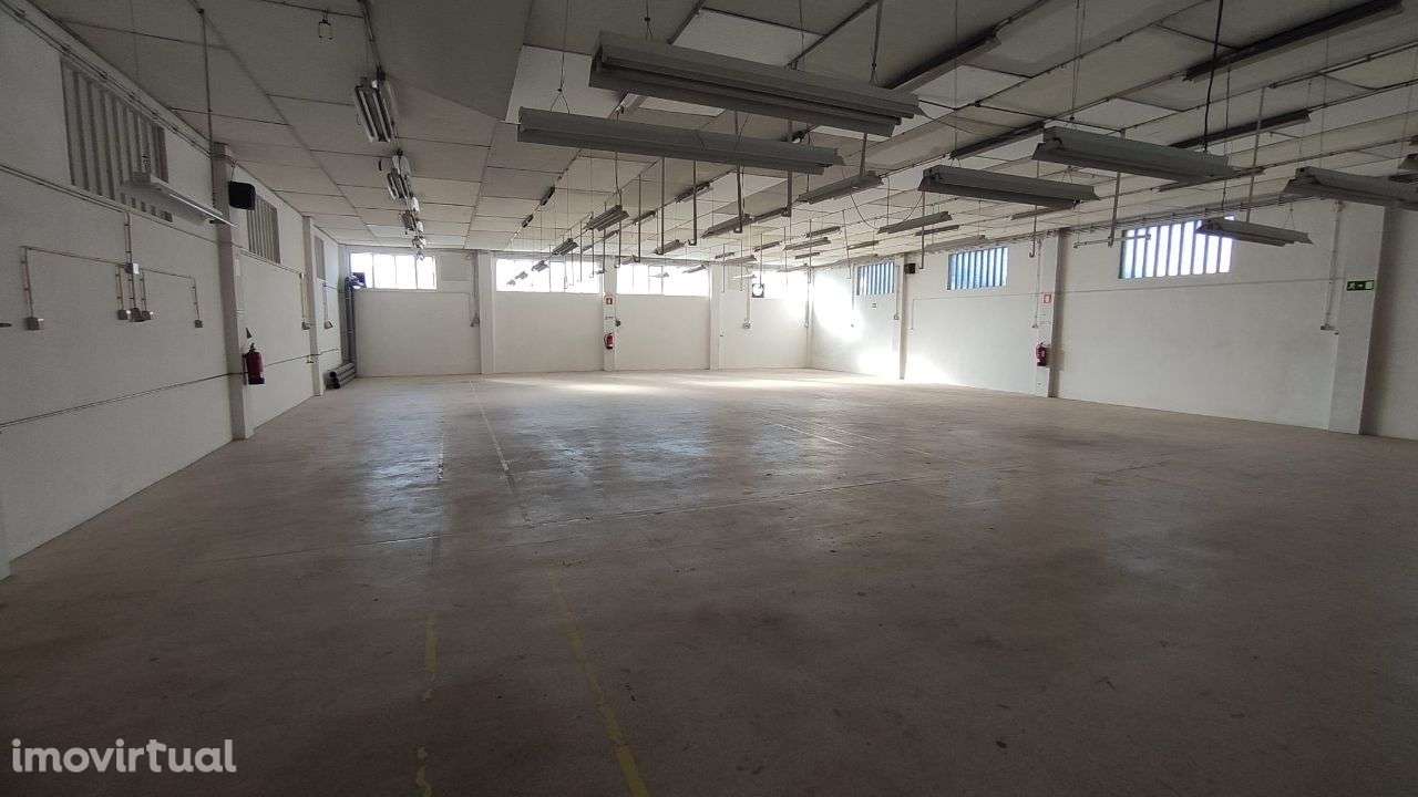 Armazém industrial em Fafe - Grande imagem: 5/17