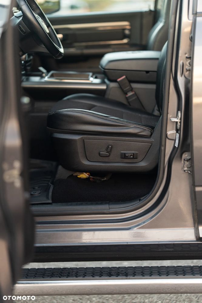 Dodge RAM 5.7 4x4 - 29