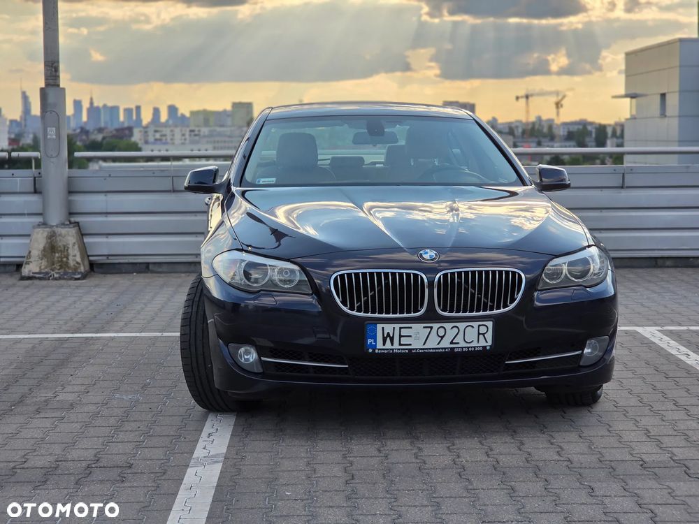 BMW Seria 5 528i xDrive - 4
