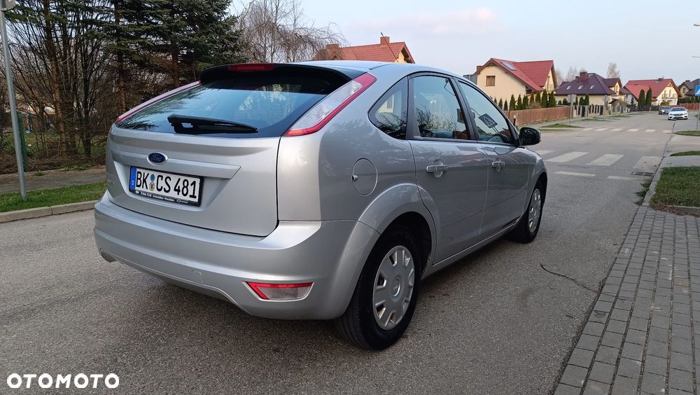 Ford Focus 1.6 16V Style+ - 11