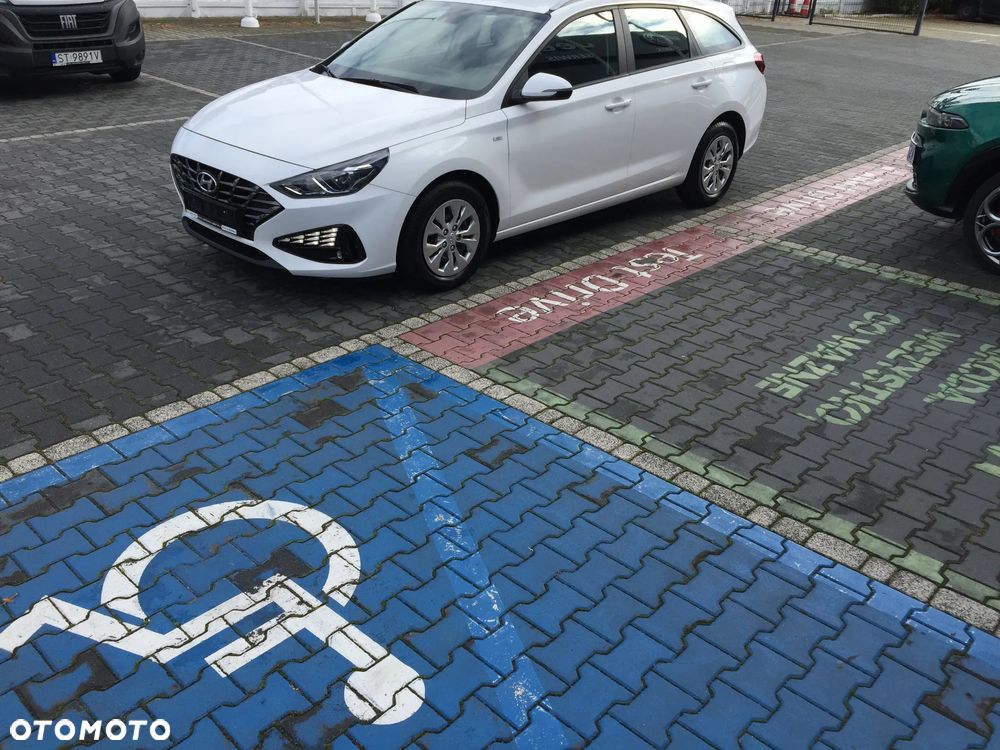Hyundai i30 1.5 T-GDI 48V Modern - 4