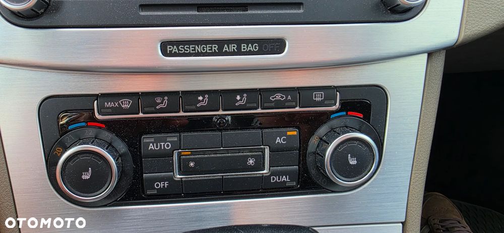 Volkswagen Passat 2.0 TDI Comfortline R-Style DSG - 32
