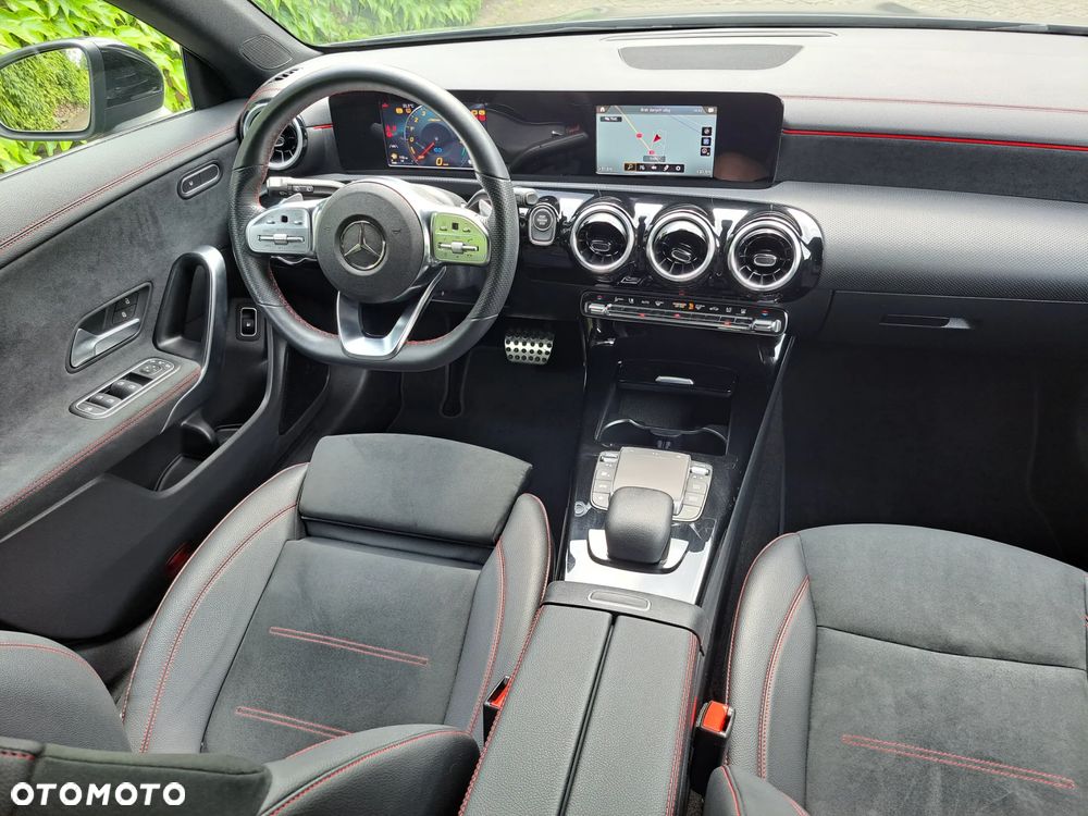 Mercedes-Benz CLA 200 7G-DCT Edition AMG Line - 19