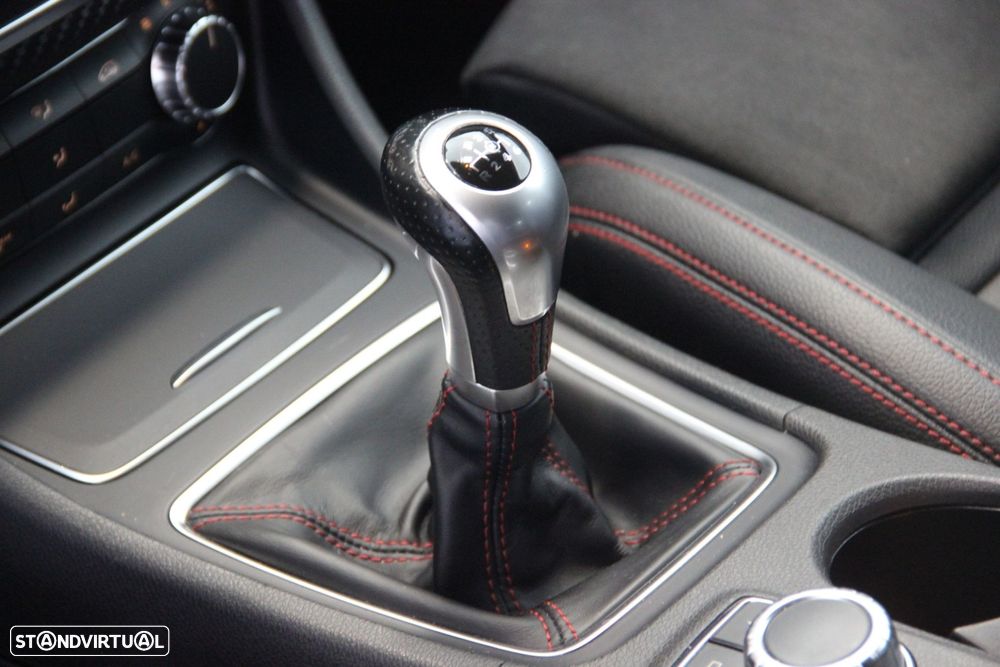 Mercedes-Benz A 180 d AMG Line - 13