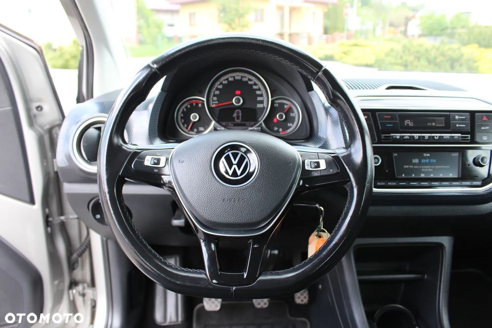 Volkswagen up! United - 20