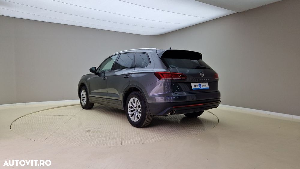 Volkswagen Touareg - 8