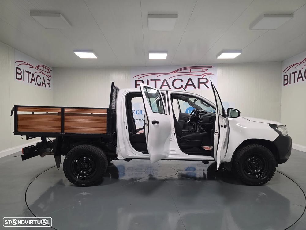 Toyota HILUX 2.4 D-4D 4WD CD CH - 24