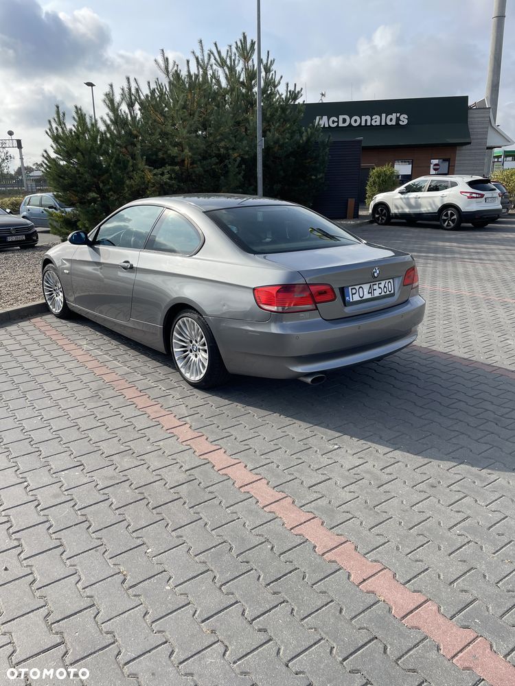BMW Seria 3 320i - 16