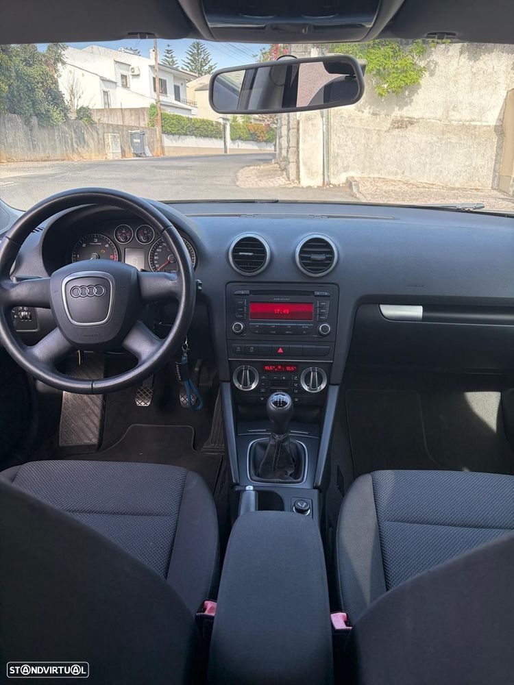 Audi A3 Sportback 1.6 TDI Attraction - 2