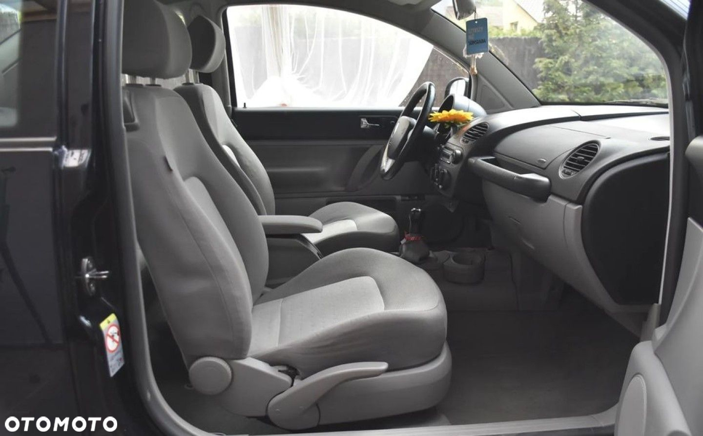 Volkswagen New Beetle - 9