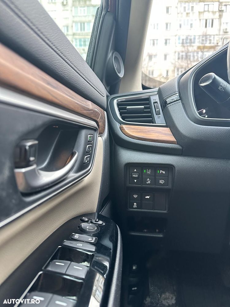 Honda CR-V 1.5 VTEC Turbo 4WD CVT Executive - 18