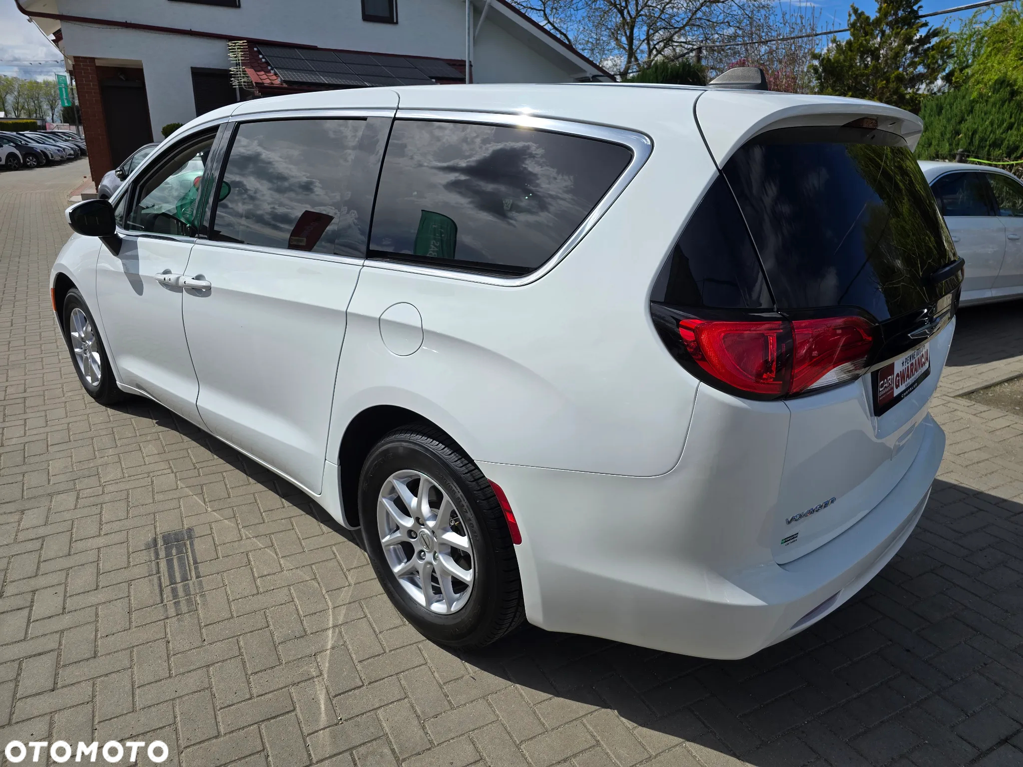 Chrysler Pacifica - 4