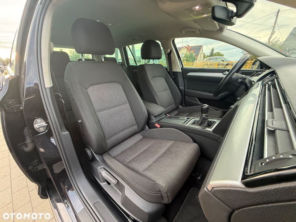 Volkswagen Passat 2.0 TDI (BlueMotion Technology) Comfortline - 19