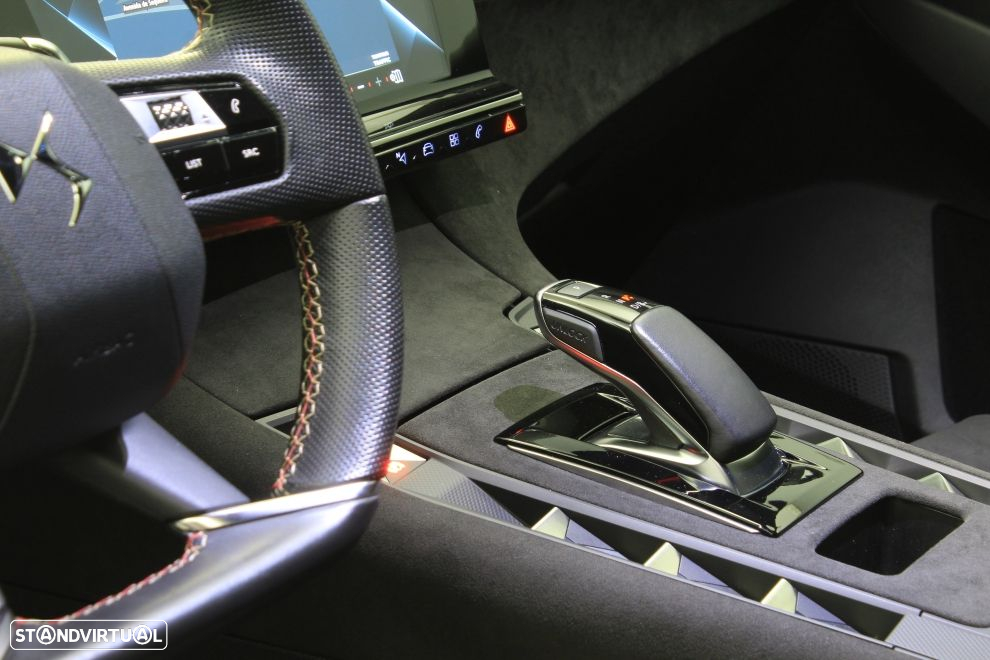DS DS7 Crossback E-Tense Performance Line EAT8 - 23