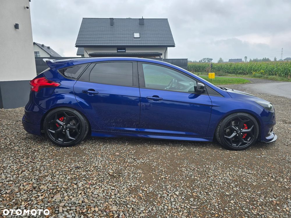 Ford Focus 2.0 EcoBoost ST mit Leder-Sport-Paket - 9