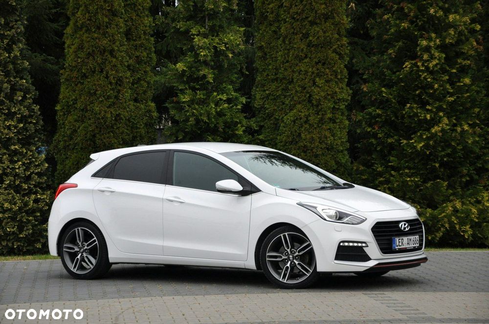 Hyundai i30 1.6 GDI Turbo Luxury - 4
