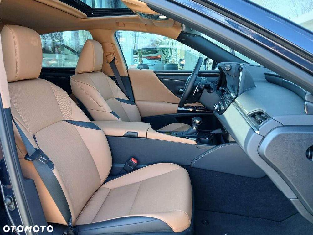Lexus ES 300h Business Edition - 28