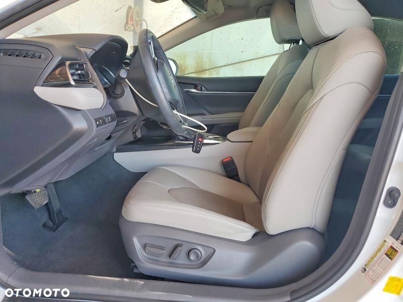 Toyota Camry - 7