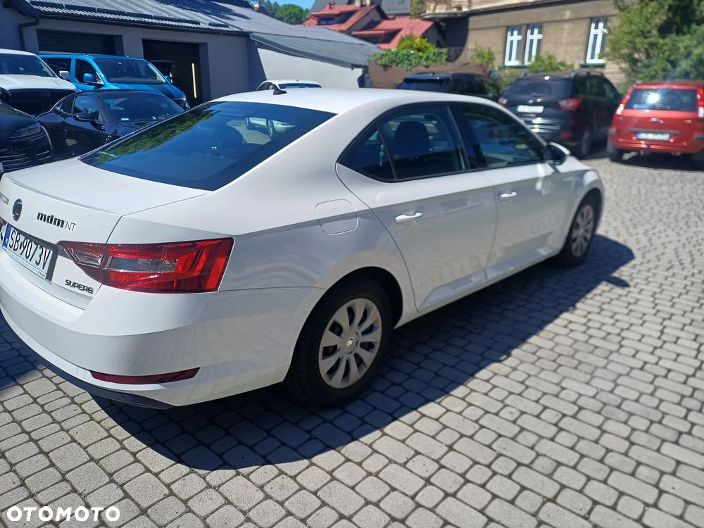 Skoda Superb 2.0 TDI Active - 4