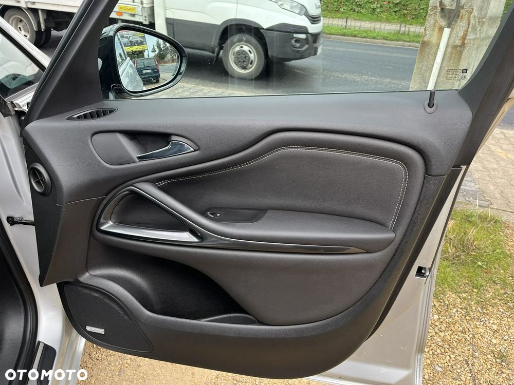 Opel Zafira - 25