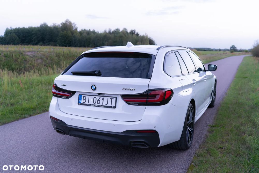 BMW Seria 5 530i xDrive mHEV M Sport sport - 7
