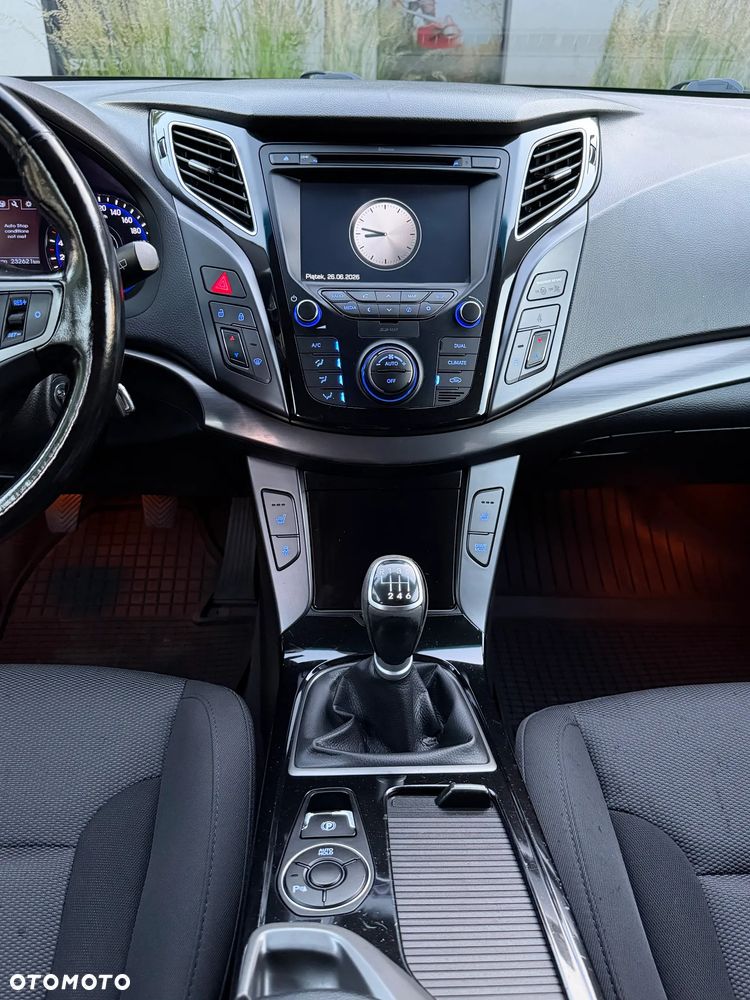Hyundai i40 Kombi blue 1.7 CRDi Family - 31