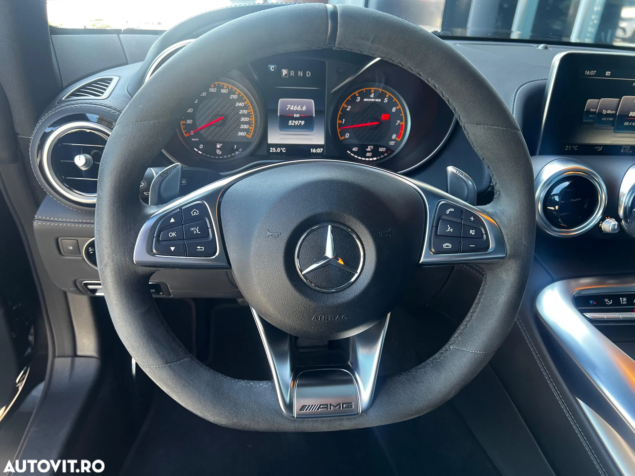 Mercedes-Benz AMG GT-S - 11
