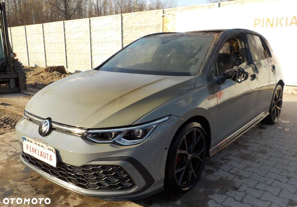 Volkswagen Golf - 6