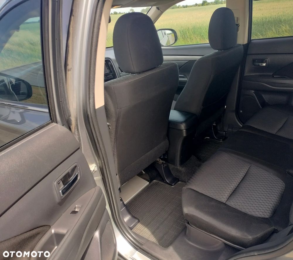 Mitsubishi Outlander 2.2 DI-D 4WD Instyle - 9