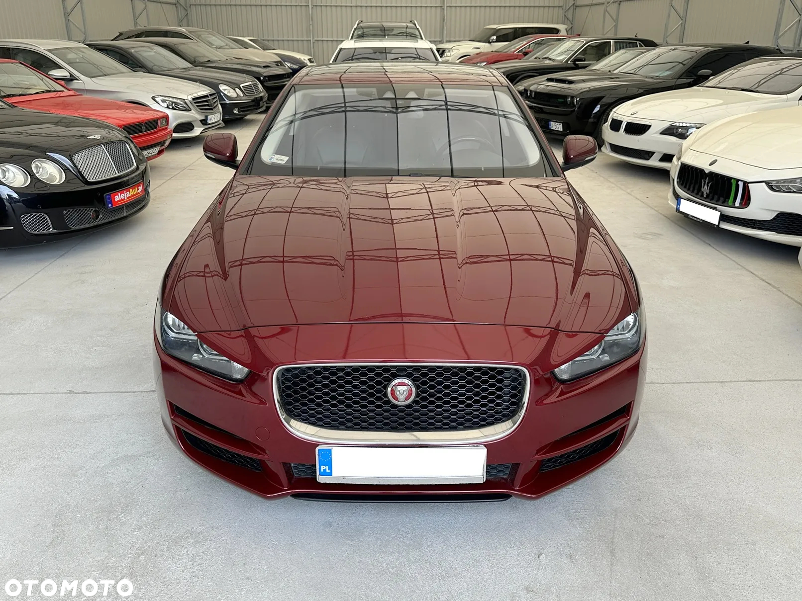 Jaguar XE 2.0 T Prestige - 11