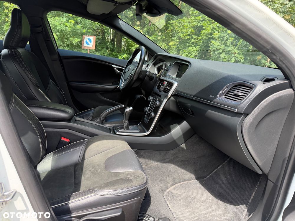 Volvo V40 D2 RDesign - 12