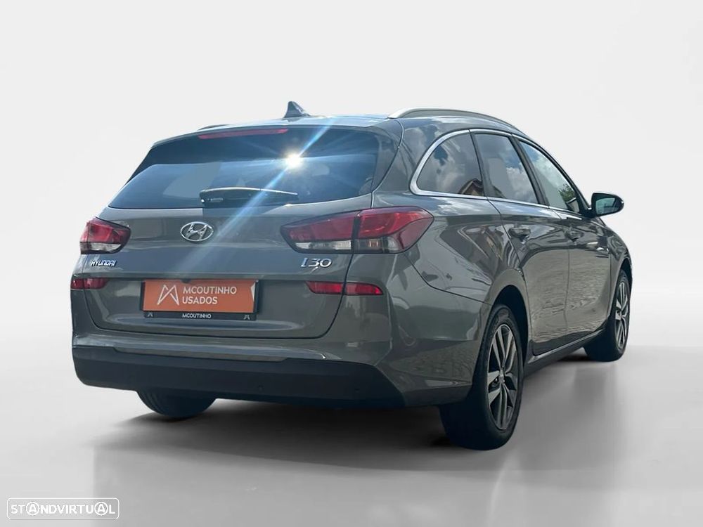 Hyundai i30 SW 1.6 CRDi Style+Navi - 6