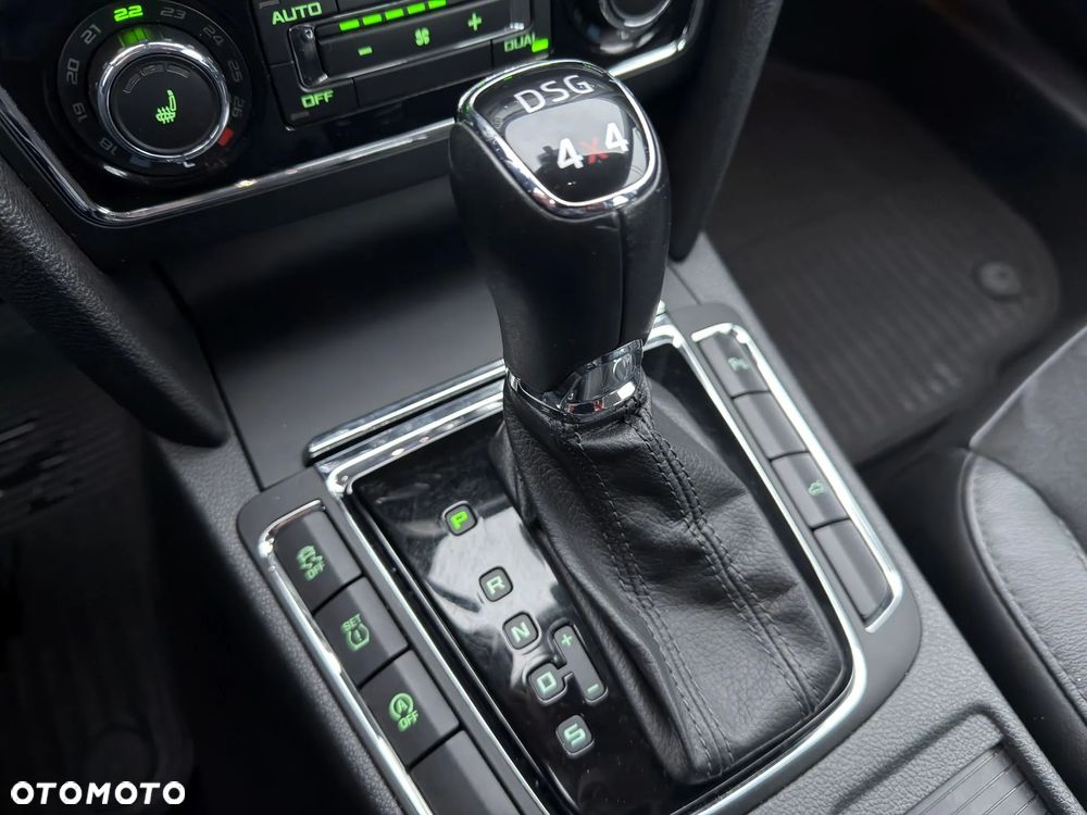 Skoda Superb 2.0 TDI Green tec 4x4 DSG Ambition - 25