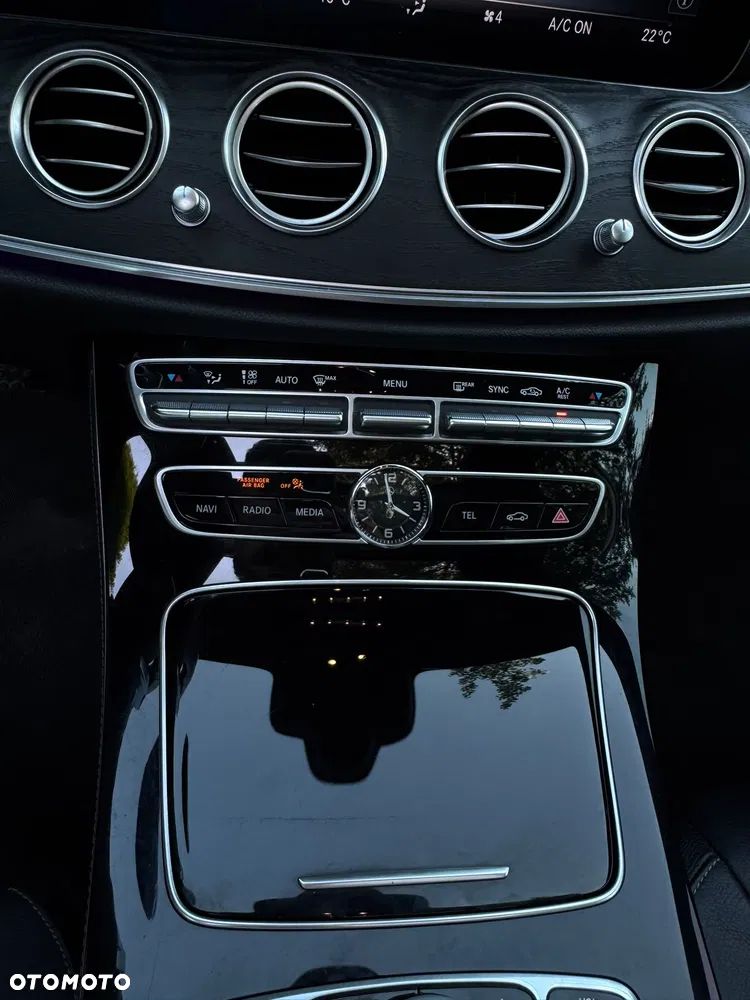 Mercedes-Benz Klasa E - 21