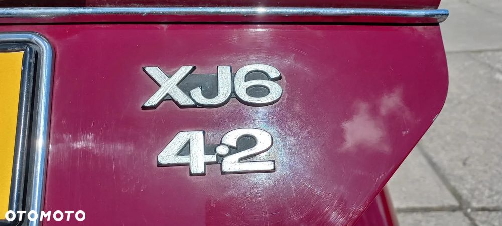 Jaguar XJ - 10