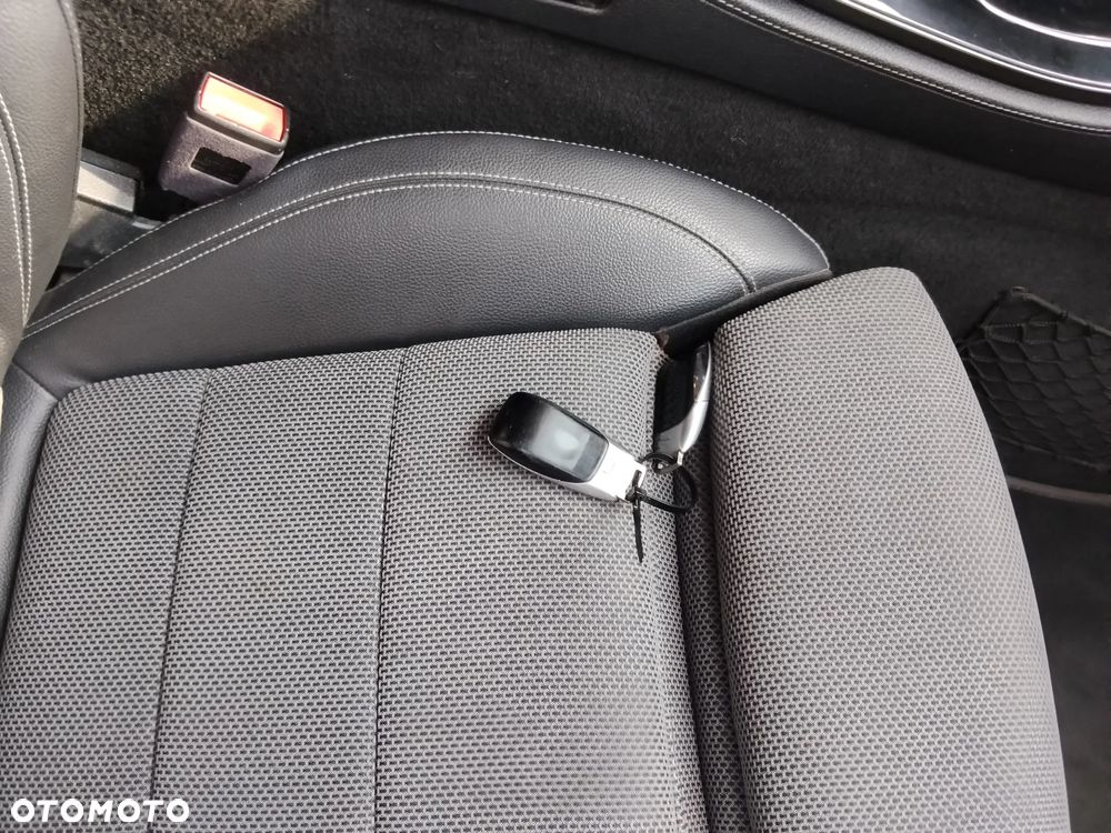 Mercedes-Benz Klasa E 220 d 4-Matic Business Edition 9G-TRONIC - 21