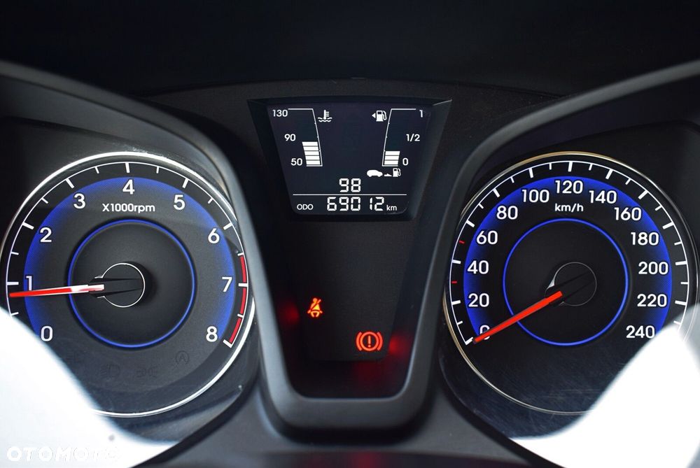 Hyundai ix20 - 25