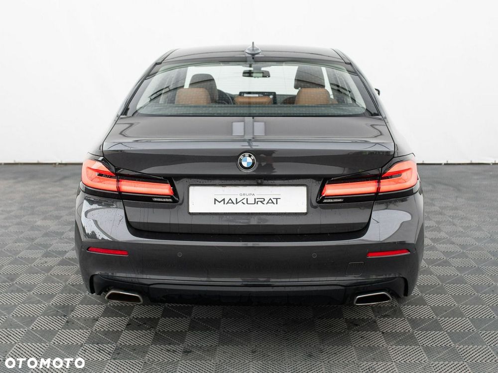 BMW Seria 5 520i mHEV - 9
