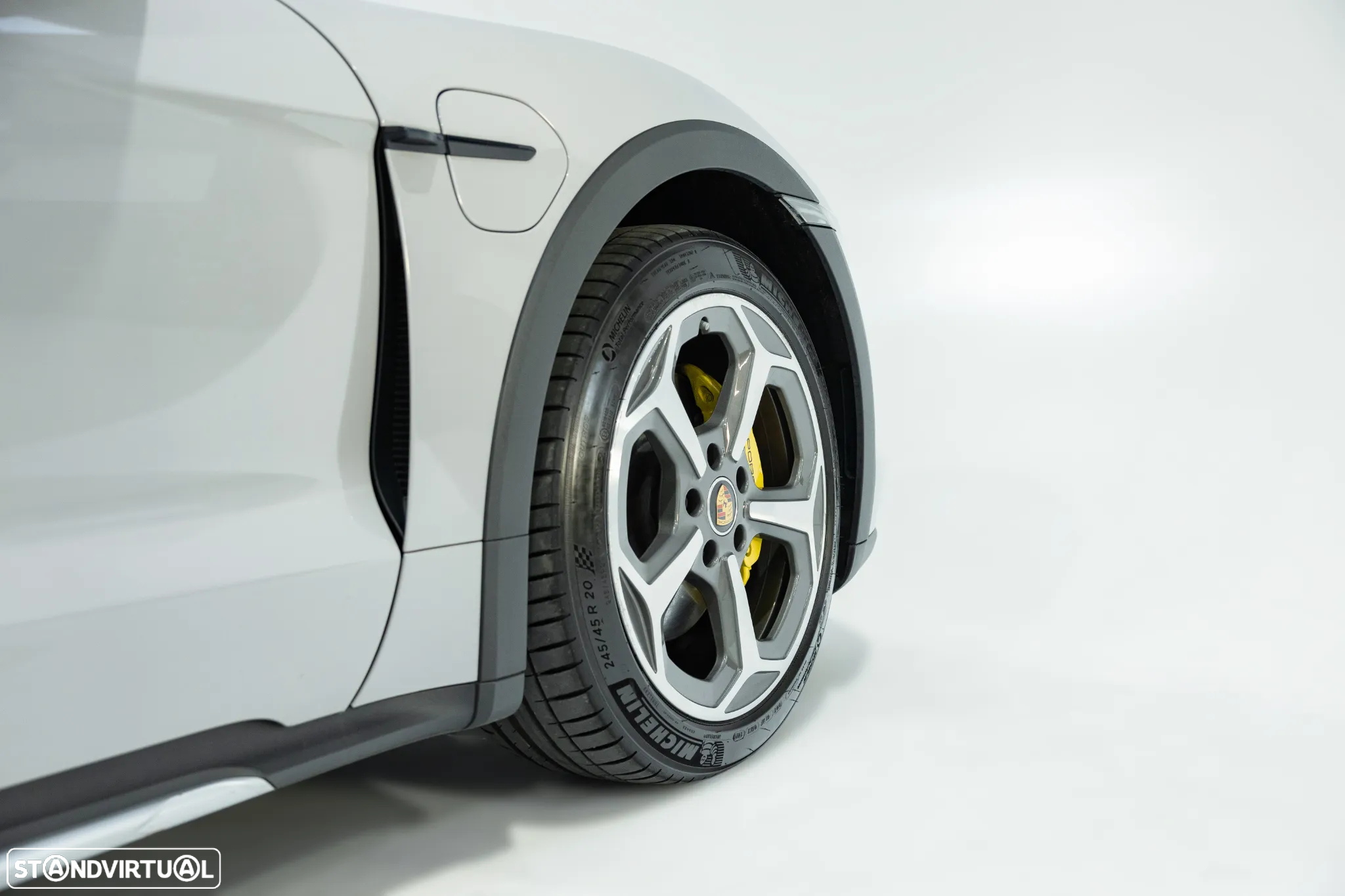 Porsche Taycan Cross Turismo 4 - 12