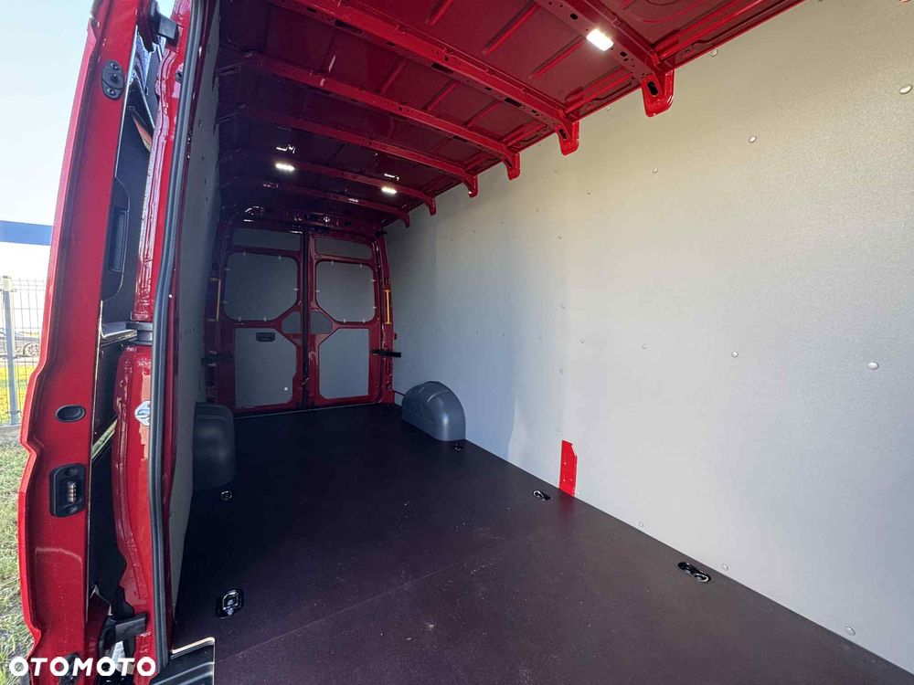 MAN TGE 3.140 FURGON 4x2F SB - 19