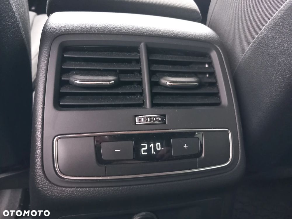 Audi A4 Limousine 35 TFSI mHEV S Line S tronic - 17
