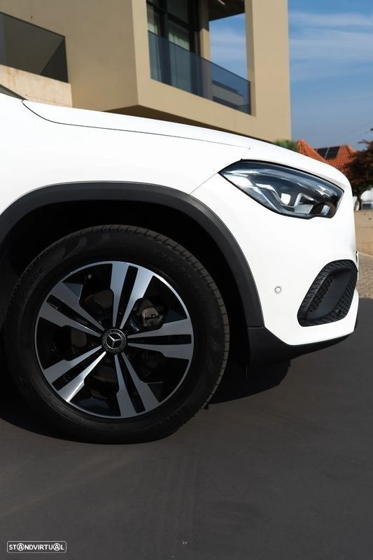 Mercedes-Benz GLA 180 d - 4