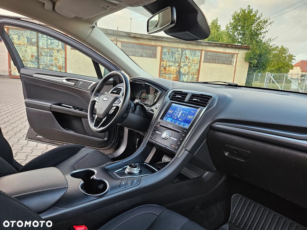 Ford Mondeo 2.0 EcoBlue Titanium - 28