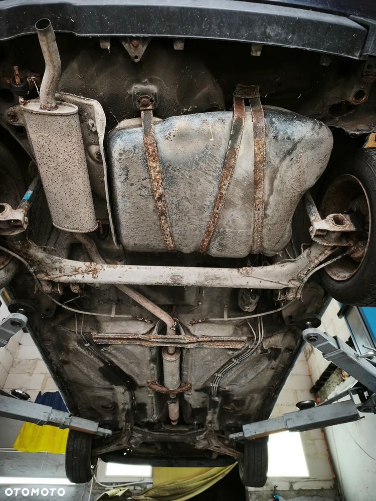 Volkswagen Golf 1.8 CL - 18