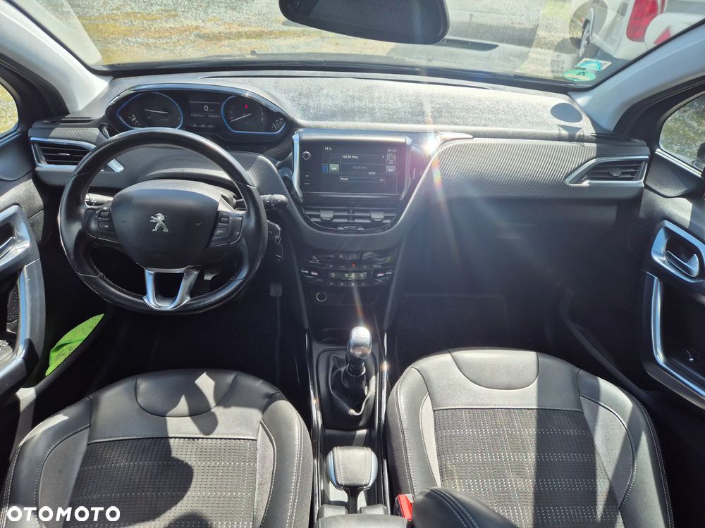 Peugeot 2008 1.2 PureTech Active S&S - 28