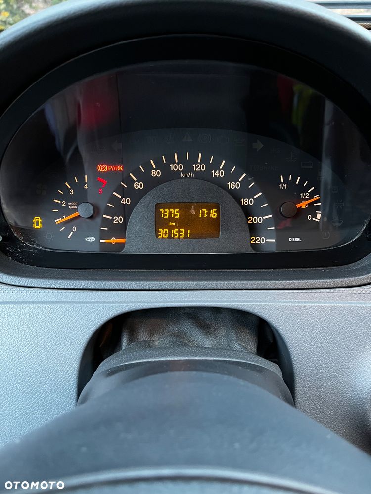 Mercedes-Benz Vito 111 - 12