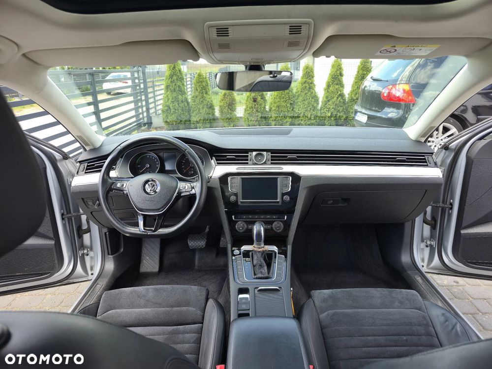 Volkswagen Passat - 10