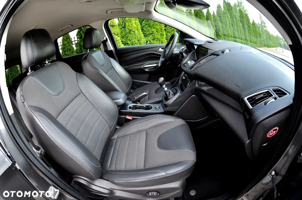 Ford Kuga 2.0 TDCi FWD Titanium - 17